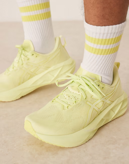 Giày chạy bộ nam Asics Novablast 5