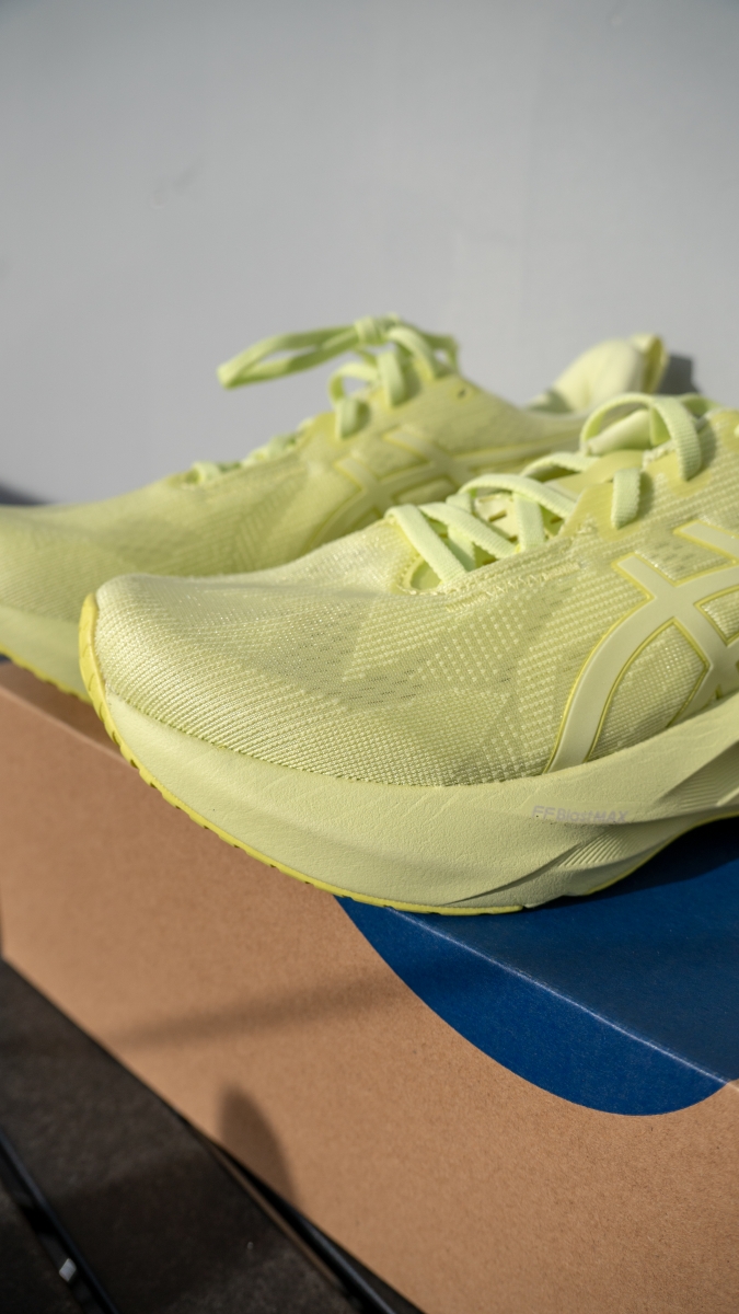 Giày chạy bộ nam Asics Novablast 5