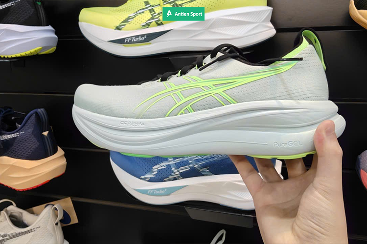 Độ dốc chênh lệch 8mm tạo form chạy ổn định trong mọi mặt trận