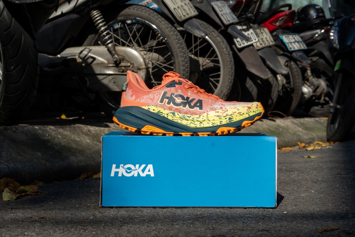 giày chạy trail hoka speedgoat 6
