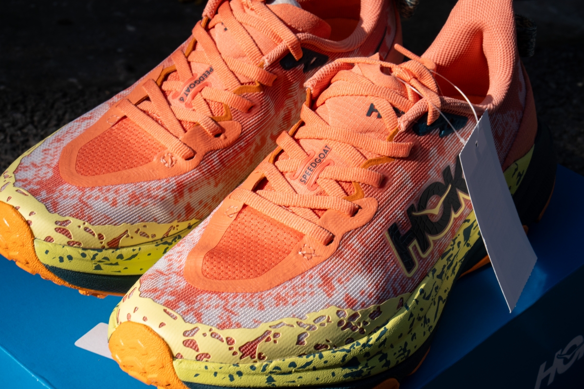 Upper của Hoka Speedgoat 6 nhẹ thoáng