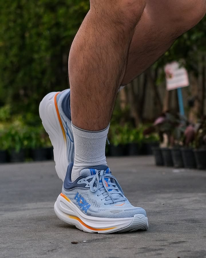 Giày chạy bộ Hoka Bondi 9 bản rộng