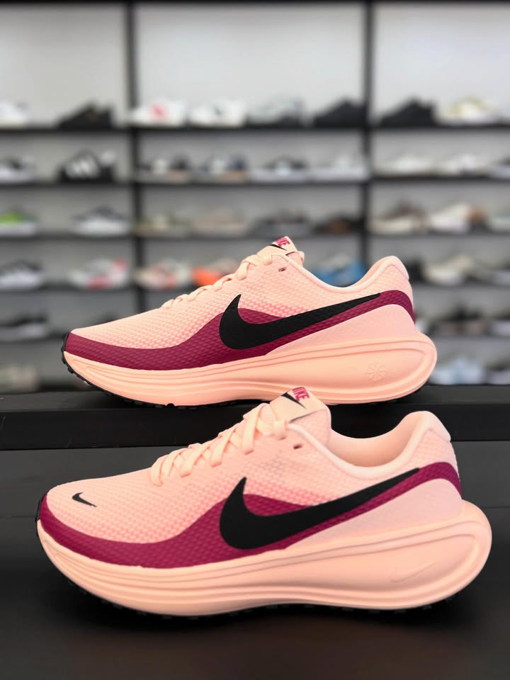 Giày chạy bộ nữ Nike Revolution 8