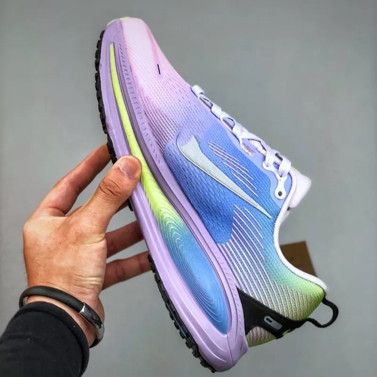 Giày chạy bộ nữ Nike Vomero 18