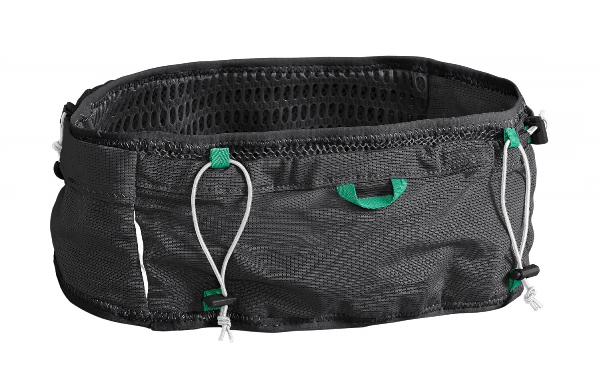 Vải mesh thoáng khi giúp runner dễ chịu hơn