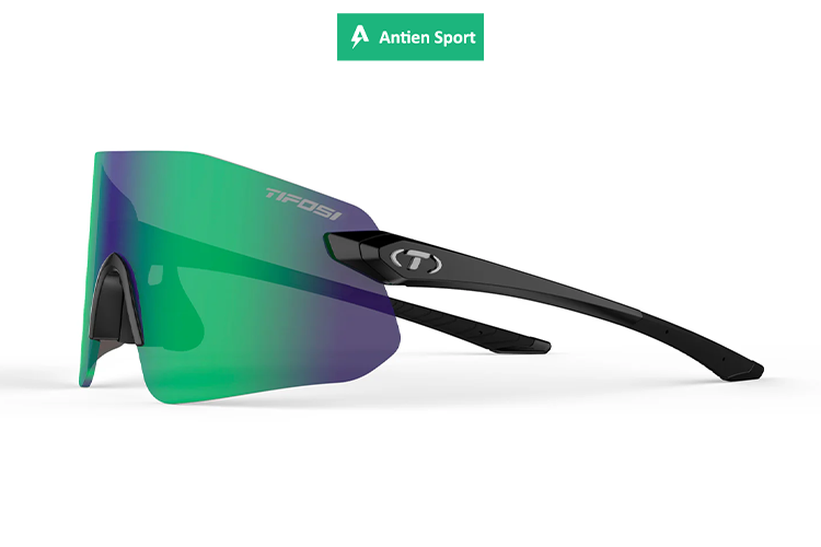 Chất liệu bền bỉ cho mọi buổi tập ngoài trời, thách thức mọi giới hạn